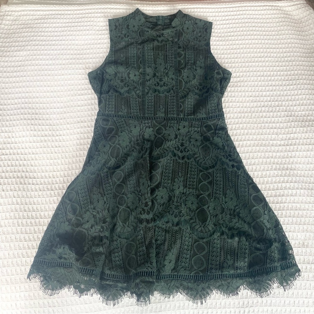 BB Dakota Dark Green Lace Dress with Scalloped Detail size 10
